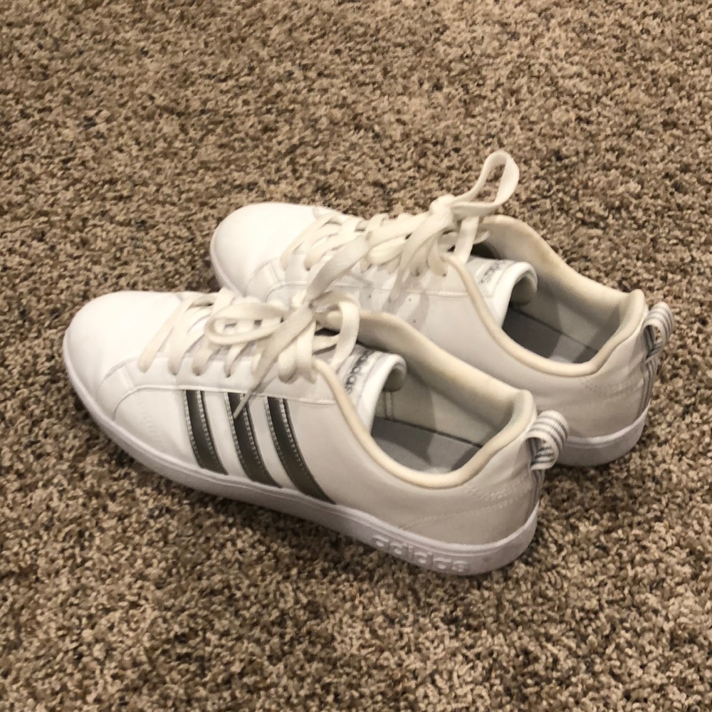 Adidas great court shoe